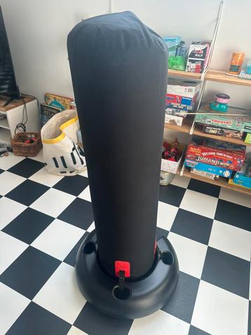Punching Ball Enfant OUTSHOCK – Très bon état beschikbaar voor biedingen