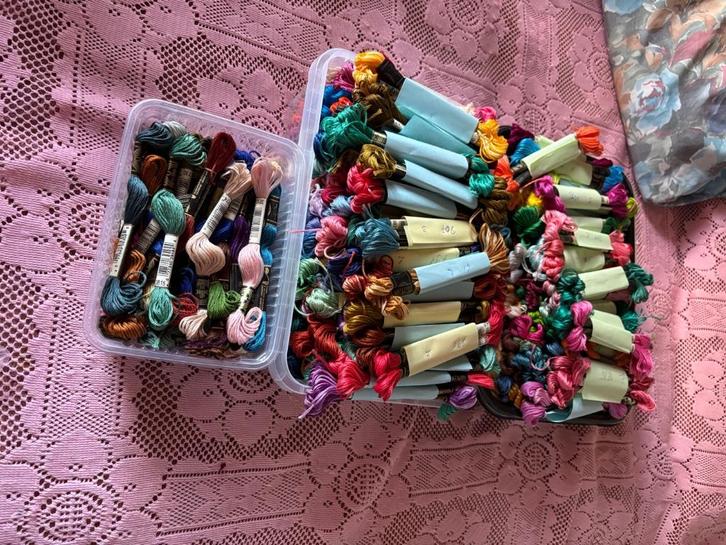 6 draad DMC, Hobby & Loisirs créatifs, Broderie & Machines à broder, Neuf, Fil à broder ou Soie, Enlèvement