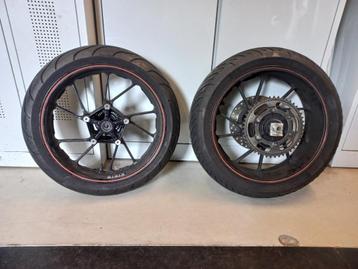 Yamaha MT09 Tracer 900 set wielen velgen beschikbaar voor biedingen