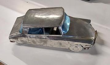 Blikken versie van de Citroën DS uit 1972 beschikbaar voor biedingen