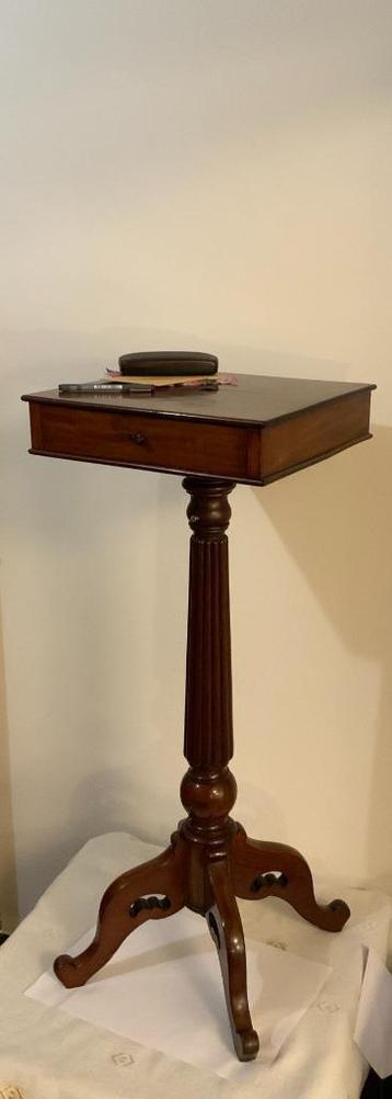 guéridon en bois verni  H97cm x 38x38 cm, Enlèvement