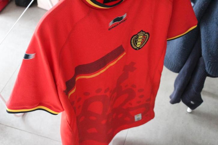 Chemise de sport Red Devils Burrda rouge L, Sports & Fitness, Football, Utilisé, Maillot, Taille L, Enlèvement ou Envoi