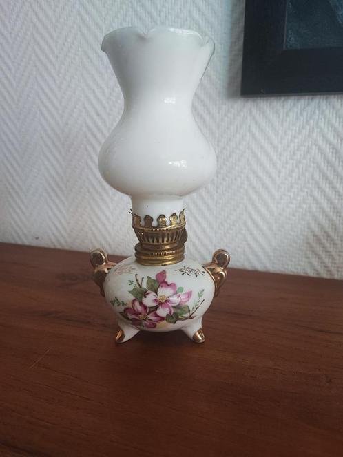 mini lampe à huile en porcelaine avec fleurs, Antiquités & Art, Antiquités | Porcelaine, Enlèvement ou Envoi