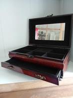 Luxueuze sieraden kist - Hout met bewerking, zie de foto's, Ophalen of Verzenden, Zo goed als nieuw, Bruin