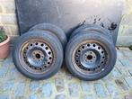 Lot de 4 pneus hiver montés sur jantes en tôle, Autos : Pièces & Accessoires, Pneus hiver, 16 pouces, Véhicule de tourisme, 205 mm