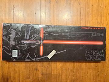 Star Wars The Black Series: Kylo Ren Force FX lightsaber beschikbaar voor biedingen