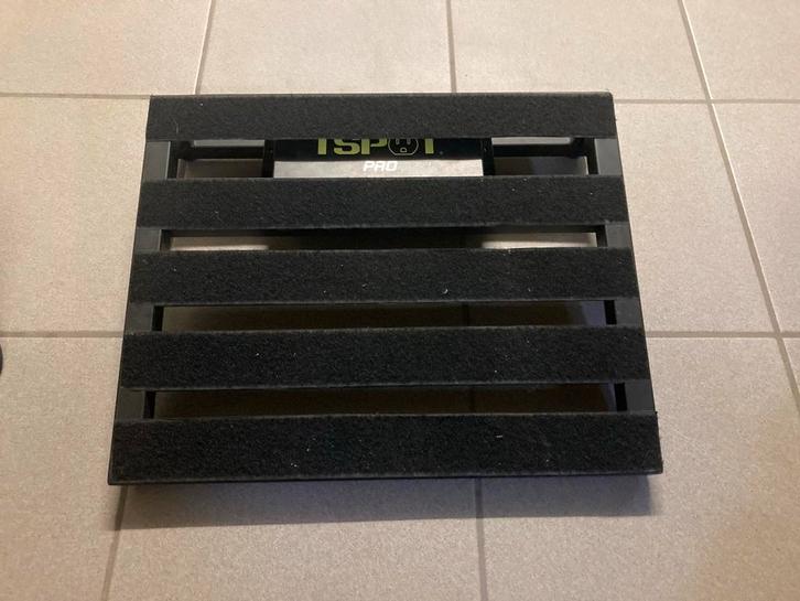 Pedaltrain Novo 18+Premium Soft Case/Truetone CS12, Muziek en Instrumenten, Effecten, Zo goed als nieuw, Overige typen, Ophalen of Verzenden