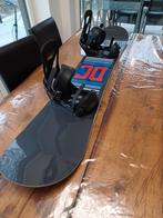 Snowboard DC avec fixations, Sports & Fitness, Snowboard, Planche, Enlèvement, Utilisé