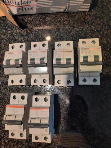 Nieuwe zekeringen 2 x 16A + 2 x 20A beschikbaar voor biedingen