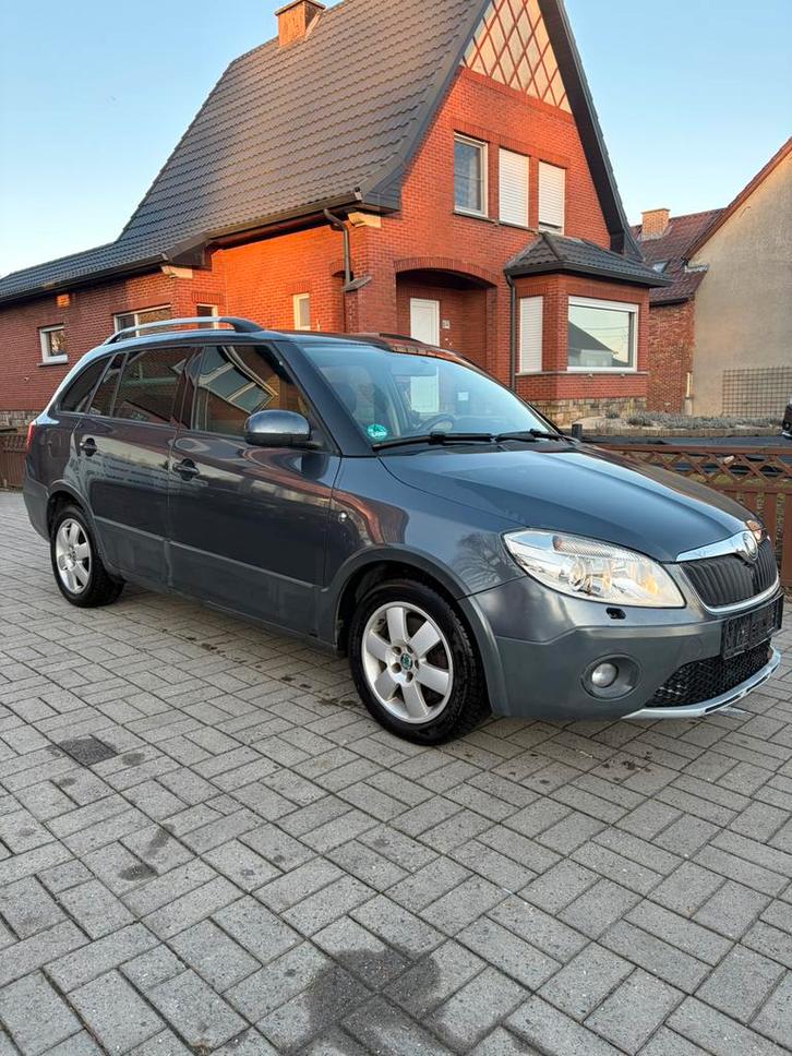 Skoda Fabia 1.2 benzine automaat euro 5 al gekeurd, Auto's, Skoda, Bedrijf, Te koop, Fabia, Benzine, Euro 5, 5 deurs, Automaat