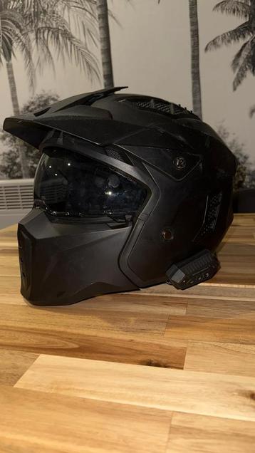 Helm maat xl(vaste prijs zie nieuwprijs toen aangekocht 99€) beschikbaar voor biedingen