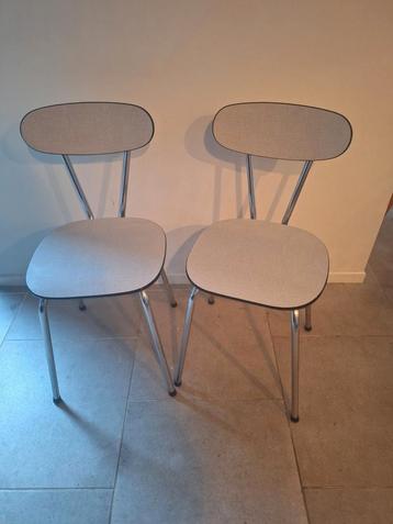 Vintage formica stoelen.  beschikbaar voor biedingen