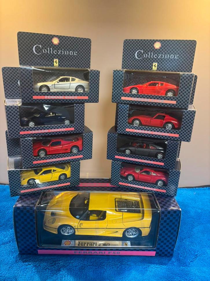 9 collezione Ferrari’s, Verzamelen, Automerken, Motoren en Formule 1, Zo goed als nieuw, Ophalen