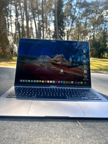MacBook Air 2021 M1 beschikbaar voor biedingen