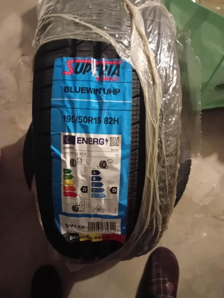 Nouveaux pneus d'hiver 195/50 R15 82H — lot de 2, Autos : Pièces & Accessoires, Pneus & Jantes, Pneu(s), Pneus hiver, Autre, Enlèvement