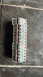 Elektrische zekering, Computers en Software, Netwerk switches, Ophalen, Zo goed als nieuw