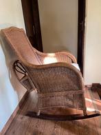 Rieten schommelstoel, Ophalen, Bruin, Riet of Rotan, Zo goed als nieuw