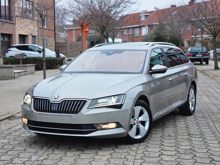 SKODA SUPERB 1.6 TDI BREAK FULL FULL OPTIONS!!, Autos, Skoda, Entreprise, Achat, Superb, ABS, Caméra de recul, Phares directionnels