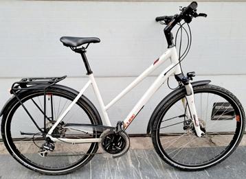 Trekkingbike cube touring pro état nickel 550€0489813734 beschikbaar voor biedingen