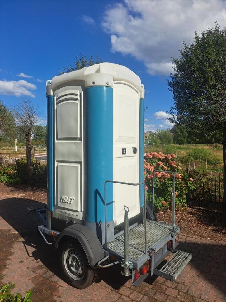 TE HUUR | Toiletwagen - Mobiel toilet - WC wagen, Hobby en Vrije tijd, Feestartikelen | Verhuur, Zo goed als nieuw, Ophalen