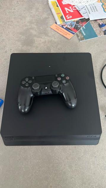 Ps4 (slim) + controller beschikbaar voor biedingen