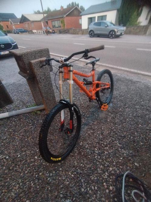 Vélo Santa Cruz full suspendu négociable ou echenge, Fietsen en Brommers, Fietsen | Crossfietsen en BMX, Gebruikt, Ophalen