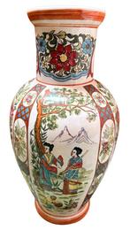 Chinese "Famille Rose" porseleinen vaas, Ophalen