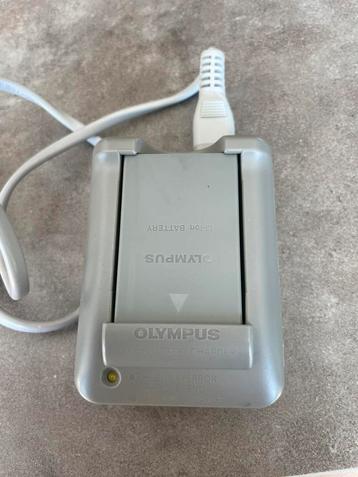3 lithium batterijen met oplader olympus beschikbaar voor biedingen