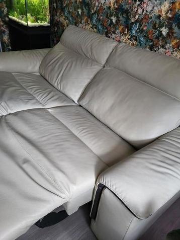 Lederen sofa elektrische ligstand beschikbaar voor biedingen