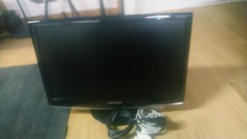 Samsung Syncmaster 2033HD 20" TFT TNT HD, Haut-parleurs intégrés, 3 à 5 ms, VGA, HD