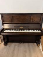 Oude piano Alvari is op zoek naar een nieuwe ster, Muziek en Instrumenten, Piano's, Ophalen, Gebruikt, Bruin, Piano
