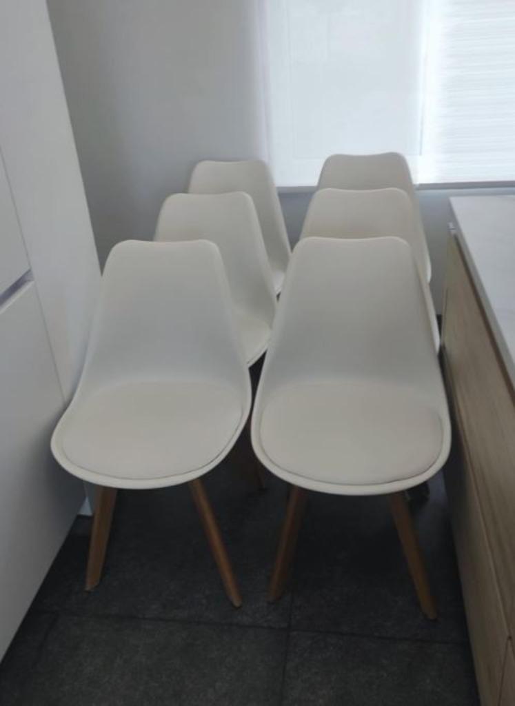 Lot de 6 chaises scandinaves blanches/bois, Maison & Meubles, Chaises, Utilisé, Cinq, Six Chaises ou plus, Bois, Synthétique, Blanc