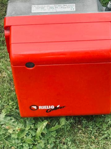 2 mazout branders te koop beschikbaar voor biedingen