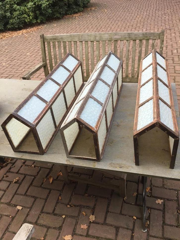 3 Art Deco lichtornamenten, zeldzaam electric blue glas, Antiek en Kunst, Curiosa en Brocante, Ophalen