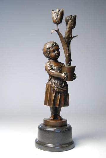 Meisje met tulpen gesigneerd Milo - groot brons beschikbaar voor biedingen
