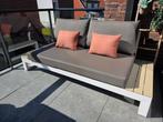 Loungebank met zijtafels & all weather kussens!, Tuin en Terras, Tuinbanken, Ophalen, Zo goed als nieuw