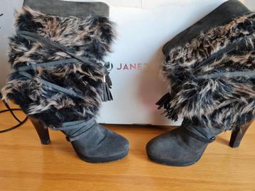 Bottines grises avec fourrure Janet et Janet taille 39, Gris, Enlèvement ou Envoi, Comme neuf, Bottes hautes