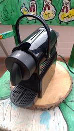 Nespresso koffiecup machine + melkopschuimer + 89 cups, Elektronische apparatuur, Koffiemachine, Ophalen of Verzenden, Zo goed als nieuw