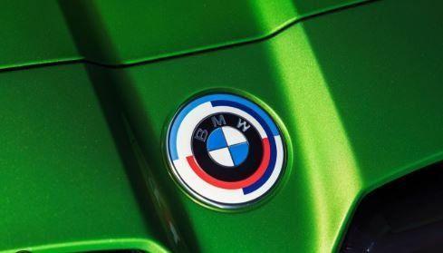 BMW embleem 50 year logo  nieuw BMW 74 mm 51117886545 788654, Auto-onderdelen, Carrosserie, Nieuw, Ophalen of Verzenden