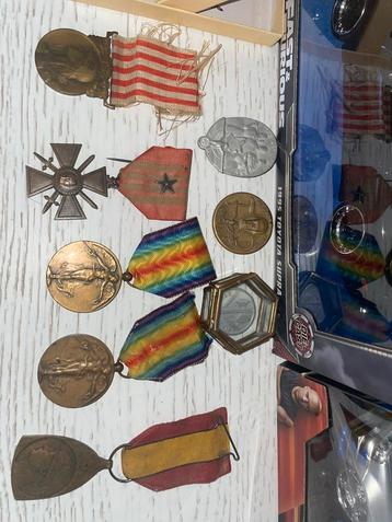 Medailles en 1 munt ww1 ww2 beschikbaar voor biedingen