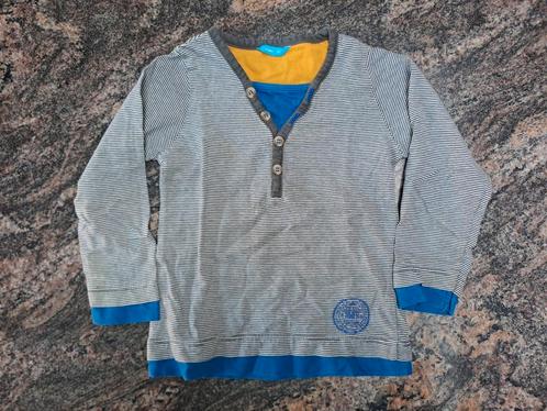 Wit grijs gestreepte T-shirt met lange mouwen en blauwe rand, Kinderen en Baby's, Kinderkleding | Maat 92, Gebruikt, Jongen, Shirt of Longsleeve