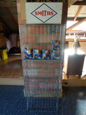 Winkelstatief SMITHS nu Lays chips beschikbaar voor biedingen