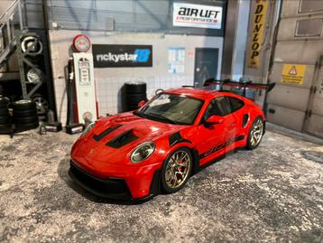 1:18 Porsche 911 GT3 RS - nieuw in de doos beschikbaar voor biedingen