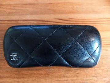 Chanel brillenkoker beschikbaar voor biedingen