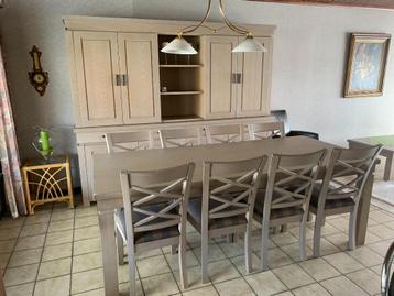 Eiken eetkamerset 'Kaprun' met 8 stoelen en salontafel beschikbaar voor biedingen