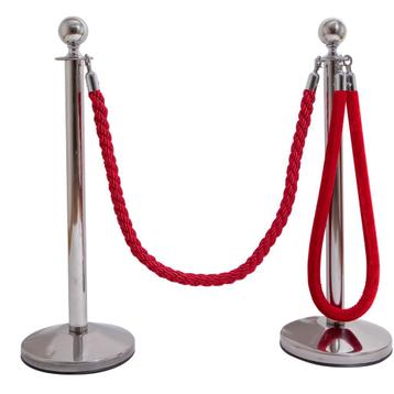 Afzetpalen met luxe koord beschikbaar voor biedingen