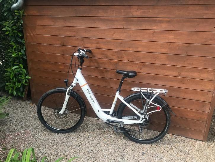 vélo électrique femme EMOTION, Fietsen en Brommers, Elektrische fietsen, Gebruikt, Overige merken, 59 cm of meer, 50 km per accu of meer