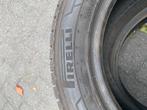 4 banden, 2x pirelli en 2xcarrier, Ophalen, Zo goed als nieuw