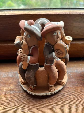 Peruviaanse muzikanten terra cota beschikbaar voor biedingen