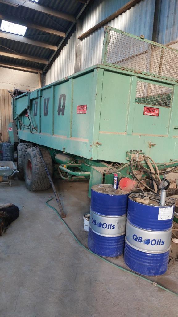 mestverspreider , silowagen van 16t , tractie op beide assen, Zakelijke goederen, Landbouw | Werktuigen, Akkerbouw, Gewasbescherming en Bemesting